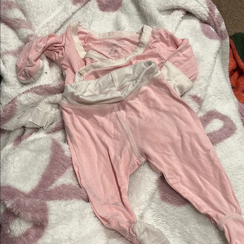 B35 Sweet Bamboo 2pc Set- Kimono Style Type w/ Footed Pants